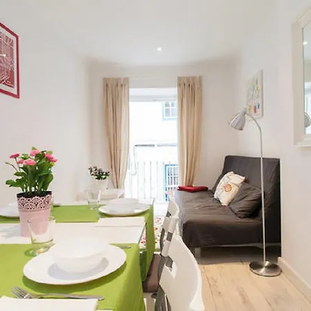 Sunny Flat In Center Of Apartman Lisboa