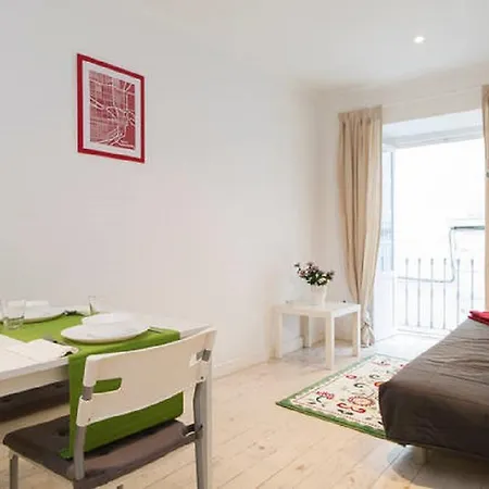 Sunny Flat In Center Of Lisboa